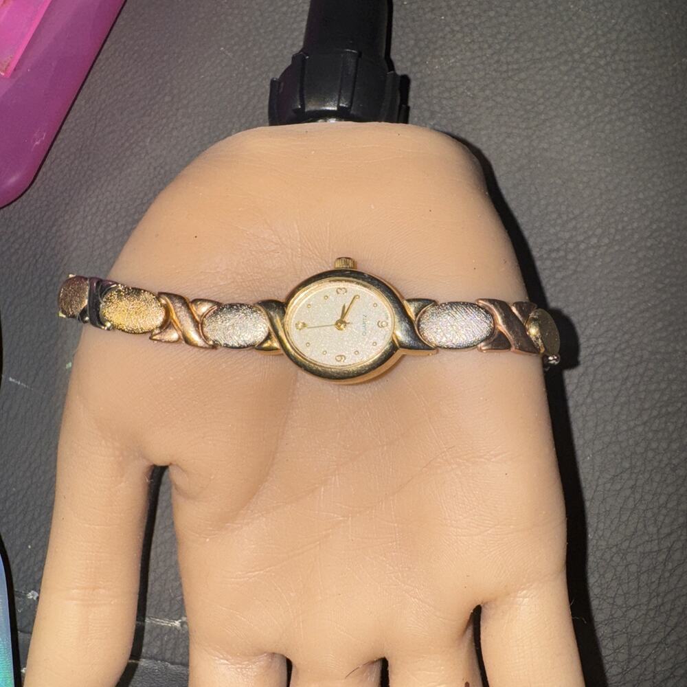 WATCH WOMEN Avon VTG 19mm Tri Color Gold Tone Oval Dial 7"